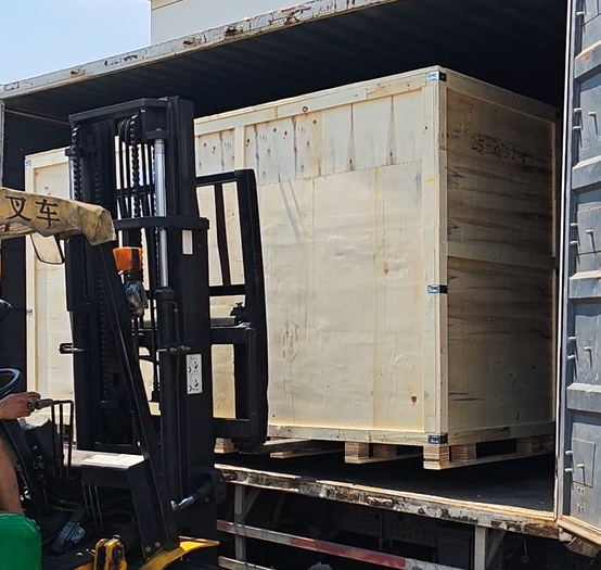 精密籌劃，安全送達：記小型挖掘機木箱裝車發貨